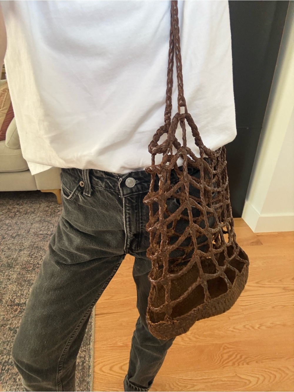 Vintage brown braided tote - Picture 5 of 6
